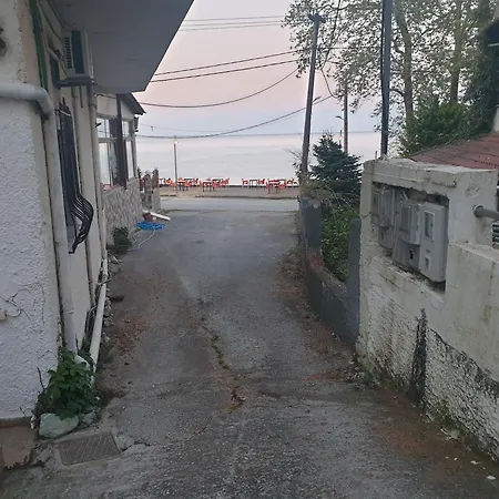Dimos بيت للعطل Kókkinon Nerón